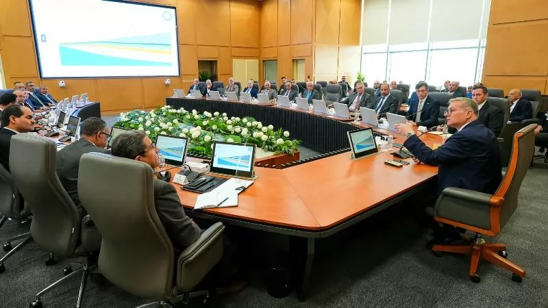 وزير البترول يناقش مع الشركات العالمية خطة تعزيز الإنتاج 